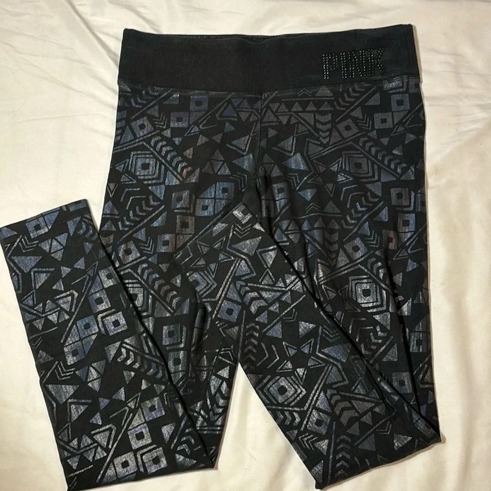 Victoria's Secret Vintage PINK Yoga Leggings Small 
Black Sparkly Print